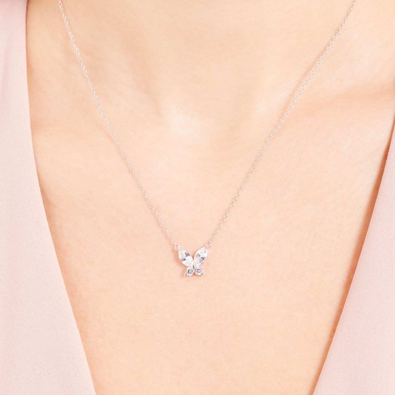 Zilveren ketting met hanger vlinder zirkonia