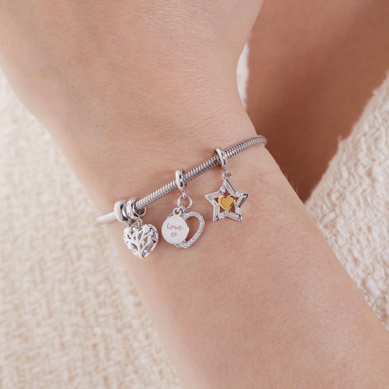 Charm aus 925er Silber, Lebensbaum, in der Form eines Herzens