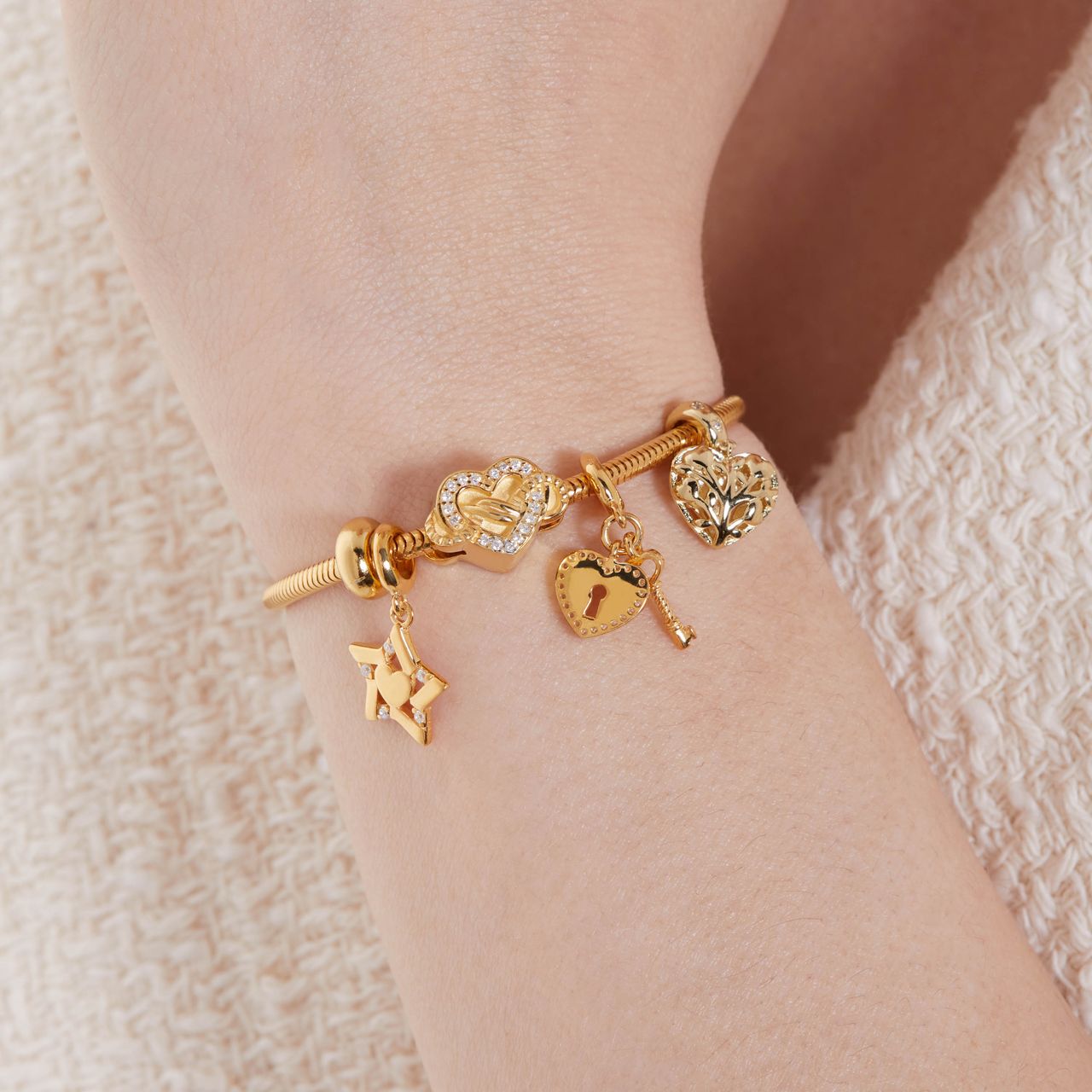 Charm aus 925er Silber, vergoldet, Herz und Schlüssel