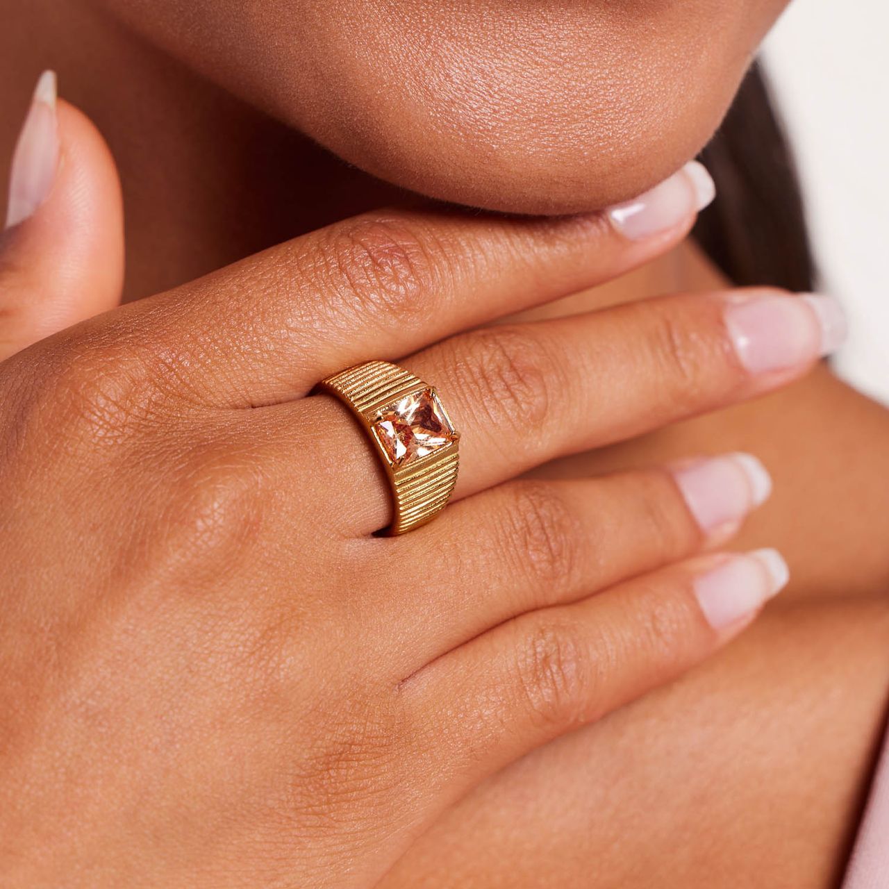 Stainless steel goldplated ring met zirkonia voor dames