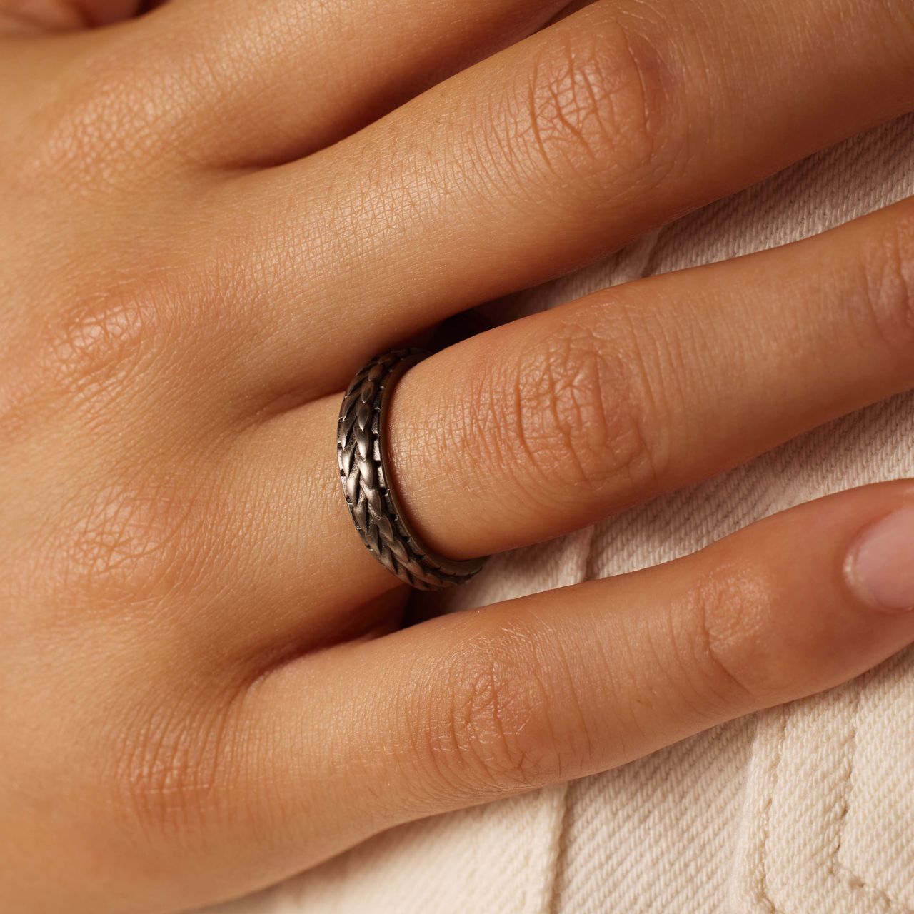 Edelstahlring mit Kettengliedmuster, Antik-Finish