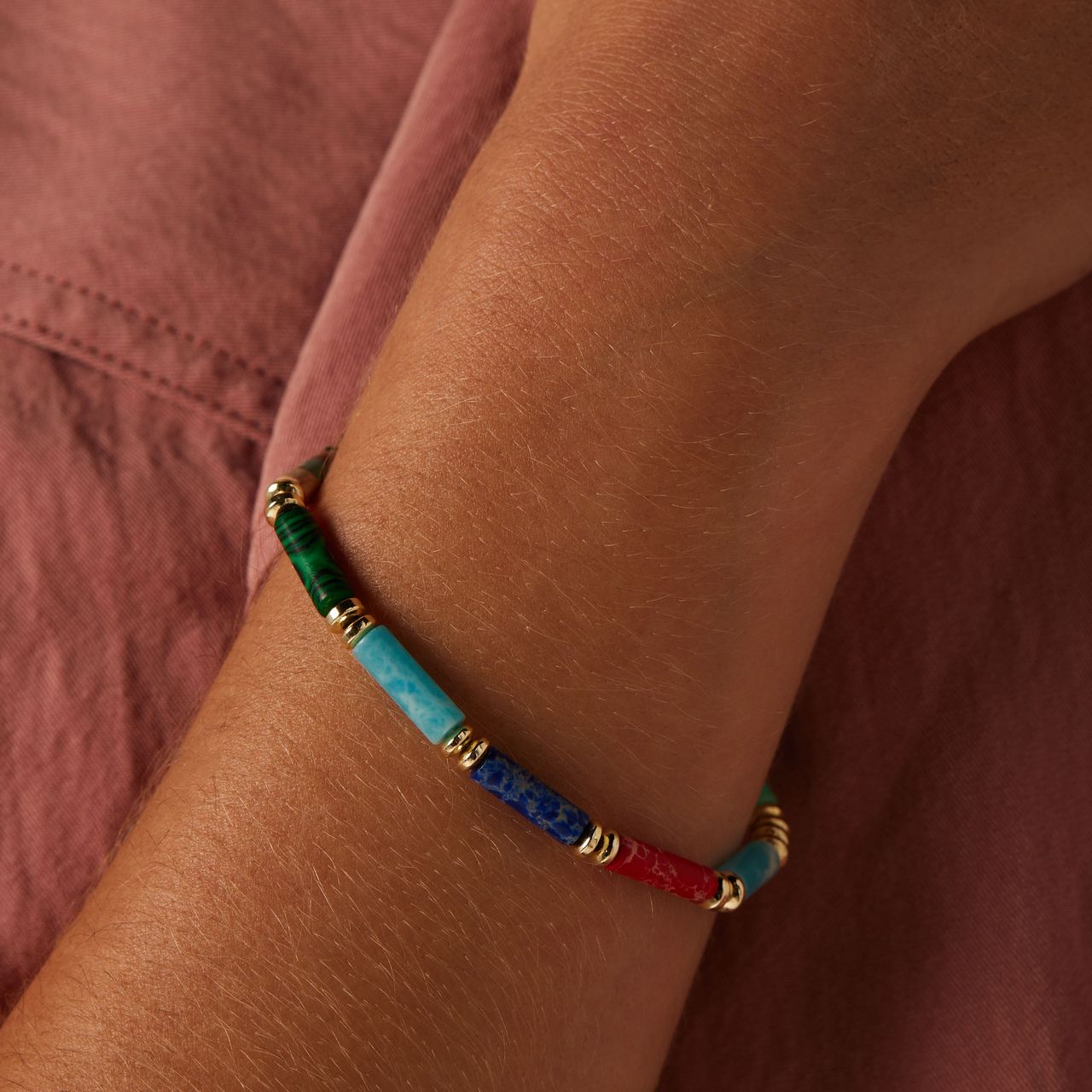 Stalen goldplated armband met kralen multi