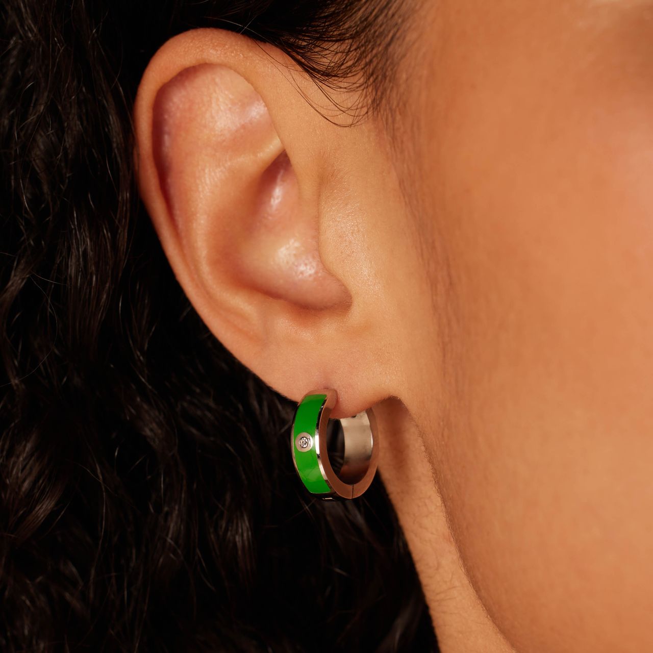 Stainless steel oorbellen groen met zirkonia