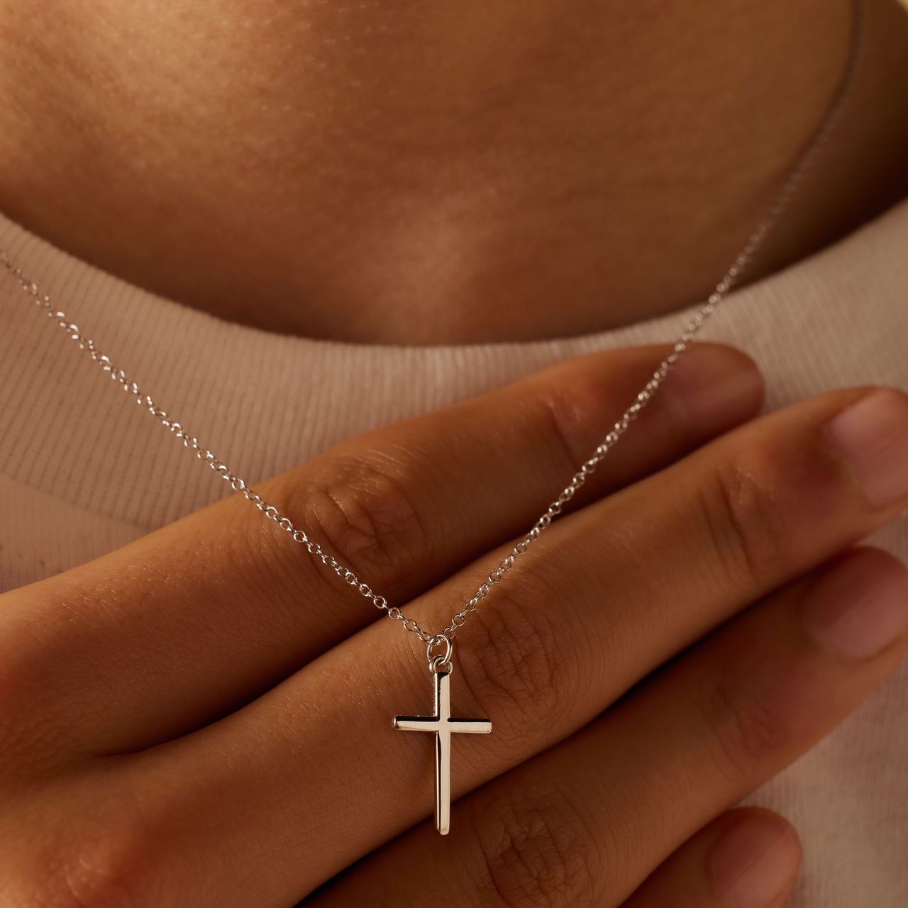 Halskette aus 925er Silber mit Anhänger, Kreuz