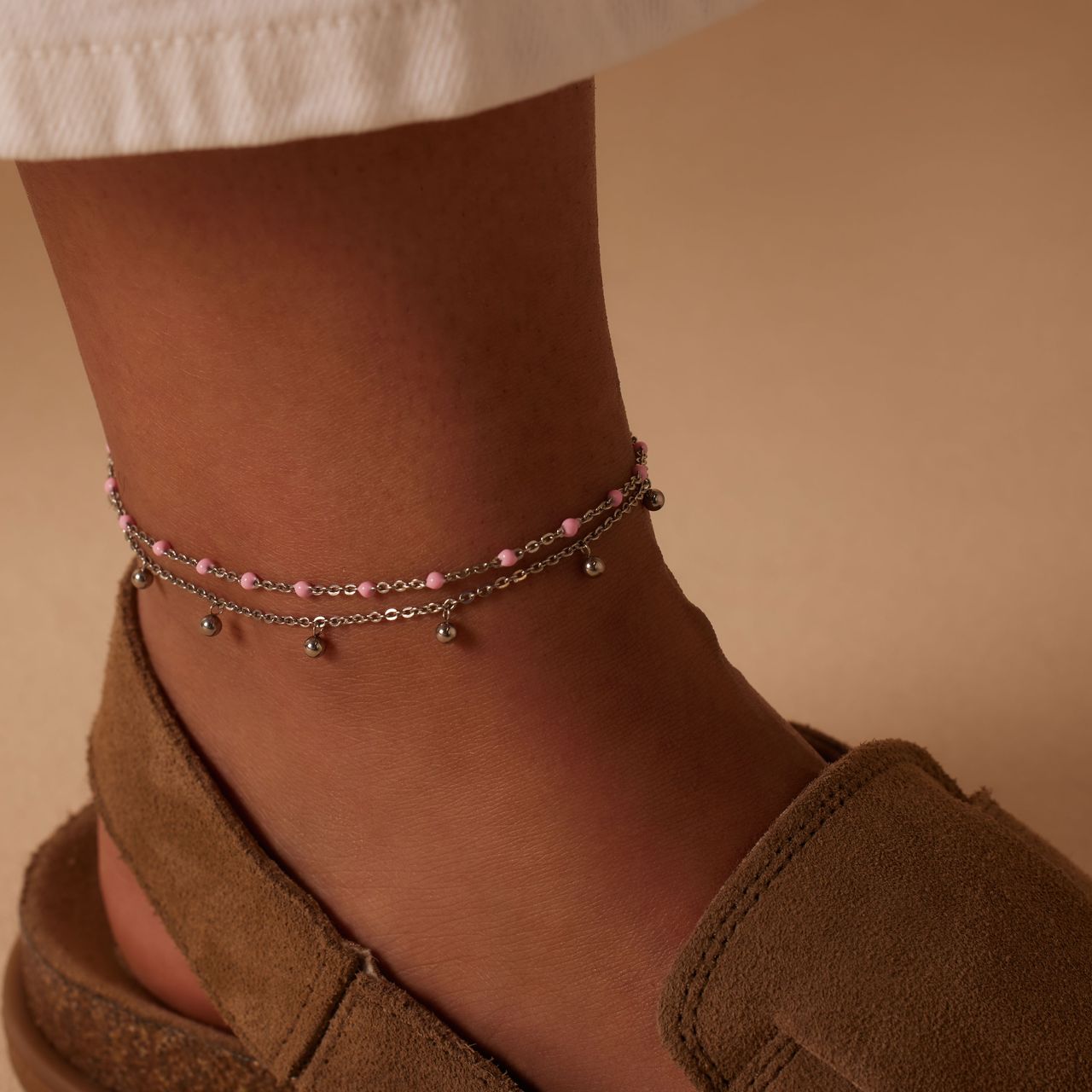 Dubbele stainless steel enkelband met bedeltjes lichtroze