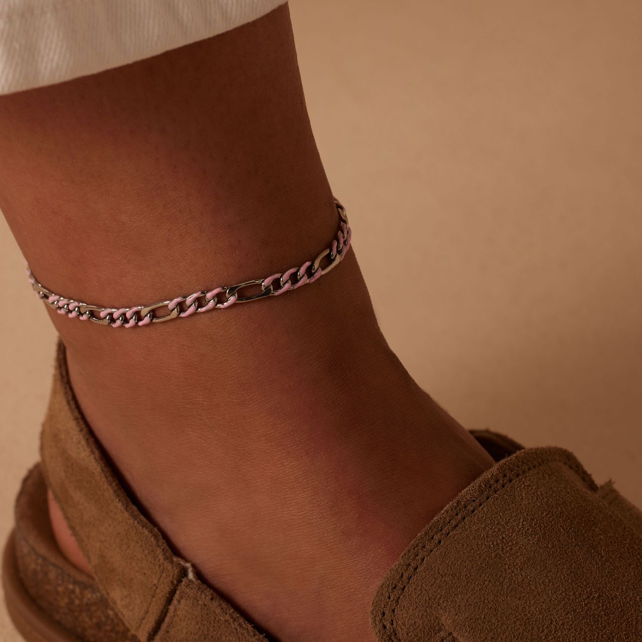 Stalen enkelband figaro lichtroze