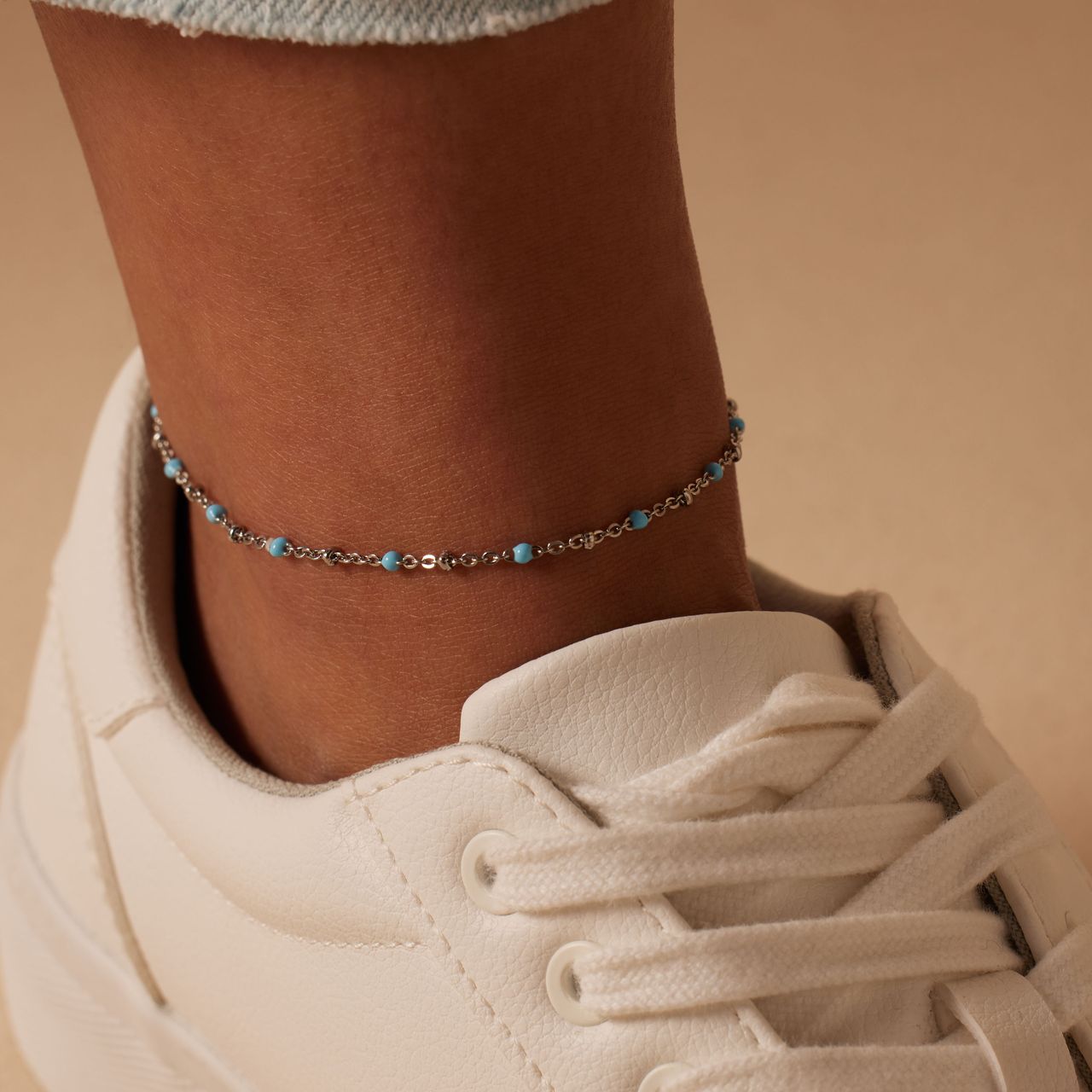 Gerecycled stainless steel enkelband saturn lichtblauw