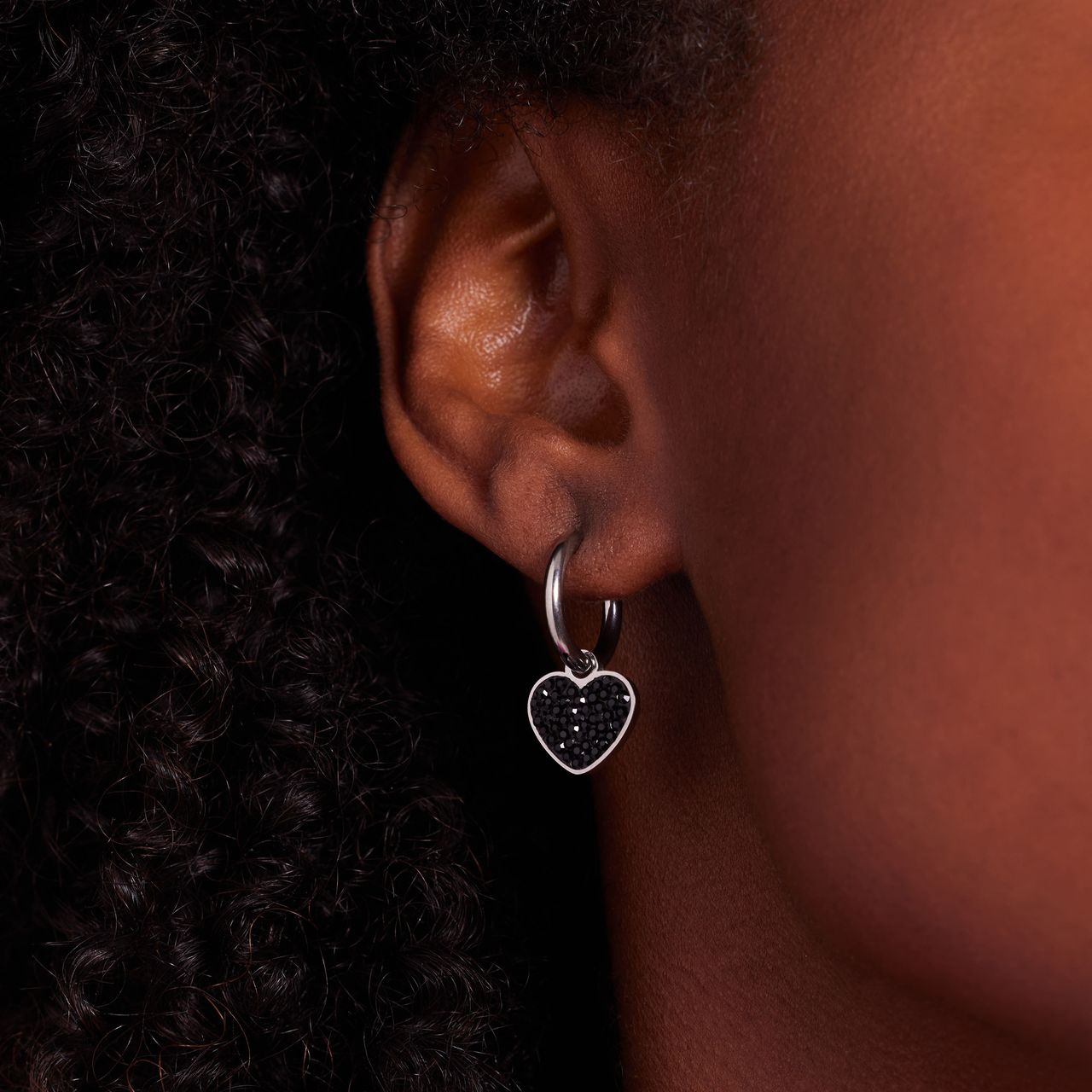 LivLiv stainless steel oorringen hart met kristal zwart voor dames