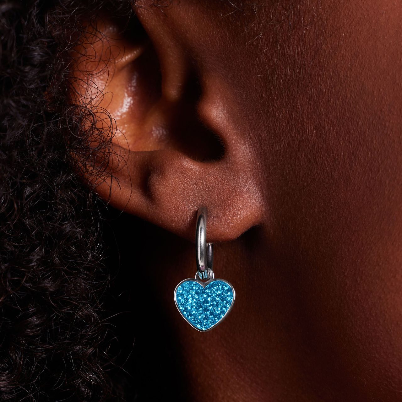 LivLiv stainless steel oorringen hart met kristal aqua voor dames