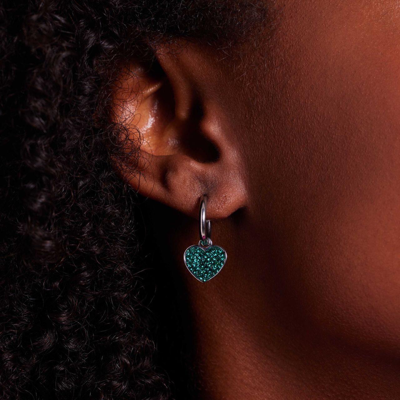 LivLiv stainless steel oorringen hart met kristal emerald voor dames