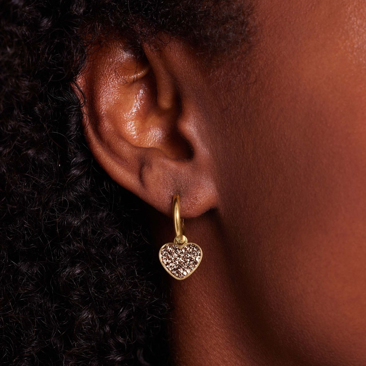 LivLiv stainless steel goldplated oorringen hart kristal colorado voor dames