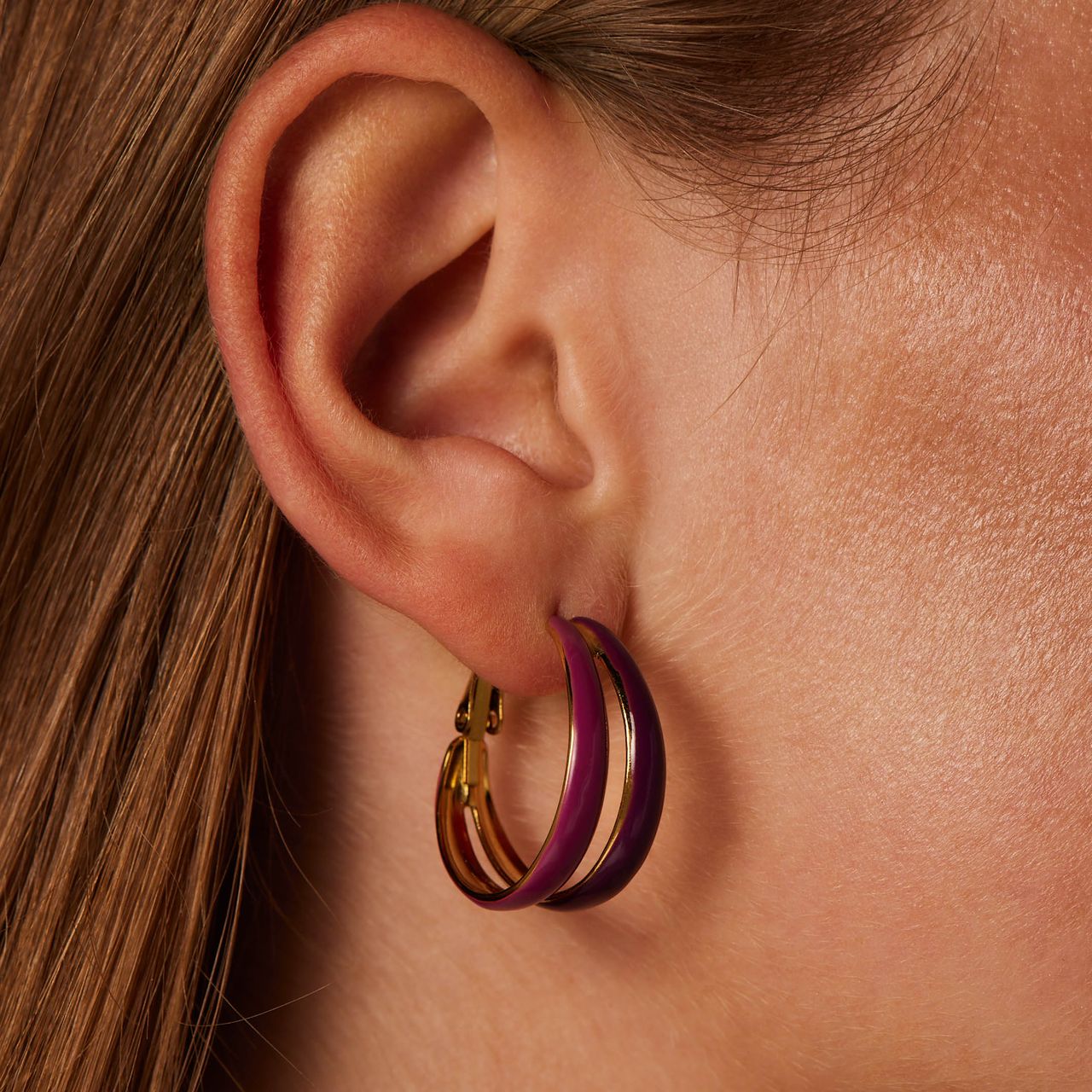 Stalen goldplated oorringen dubbel fuchsia aubergine voor dames