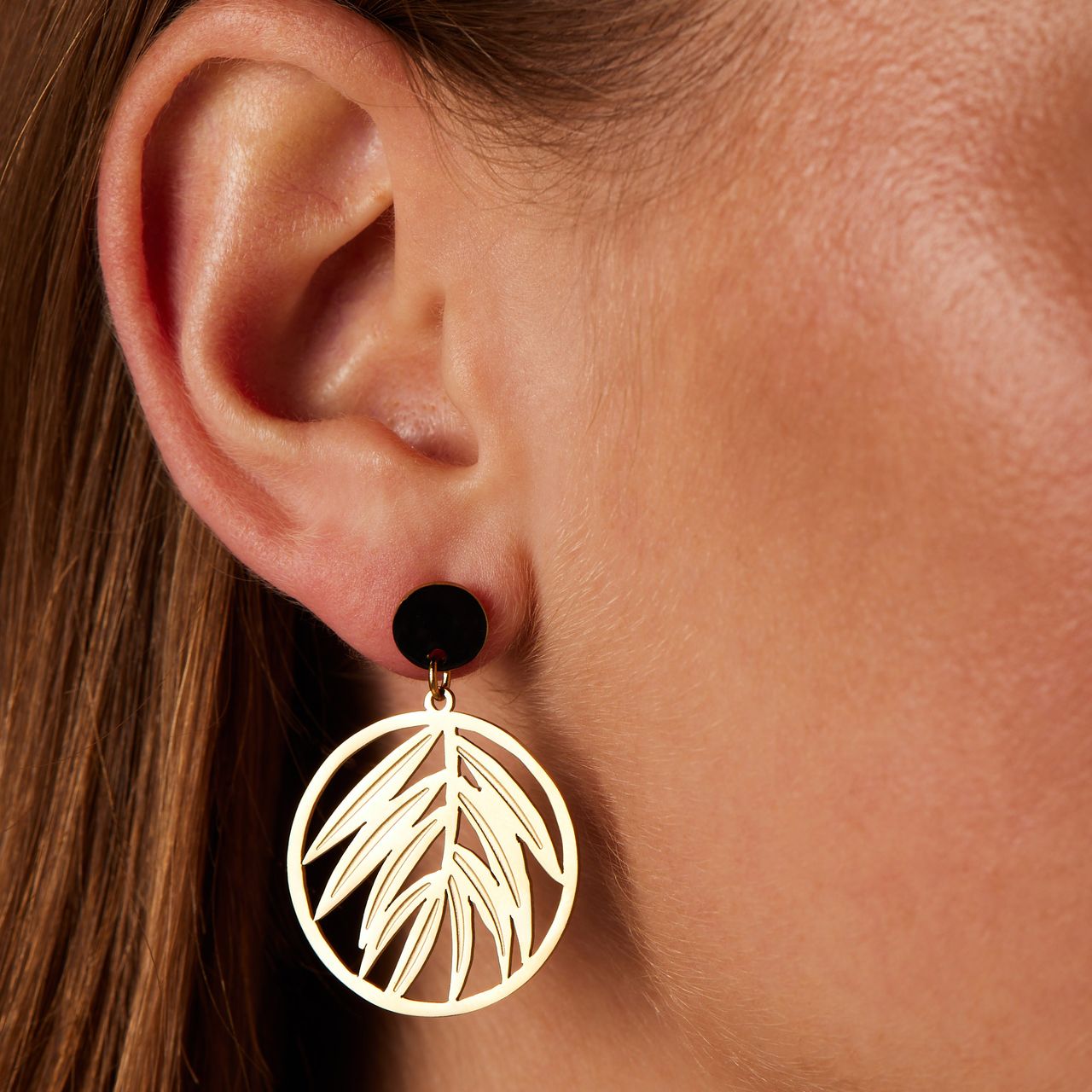 Stainless steel goldplated oorringen rond met blad zwart voor dames