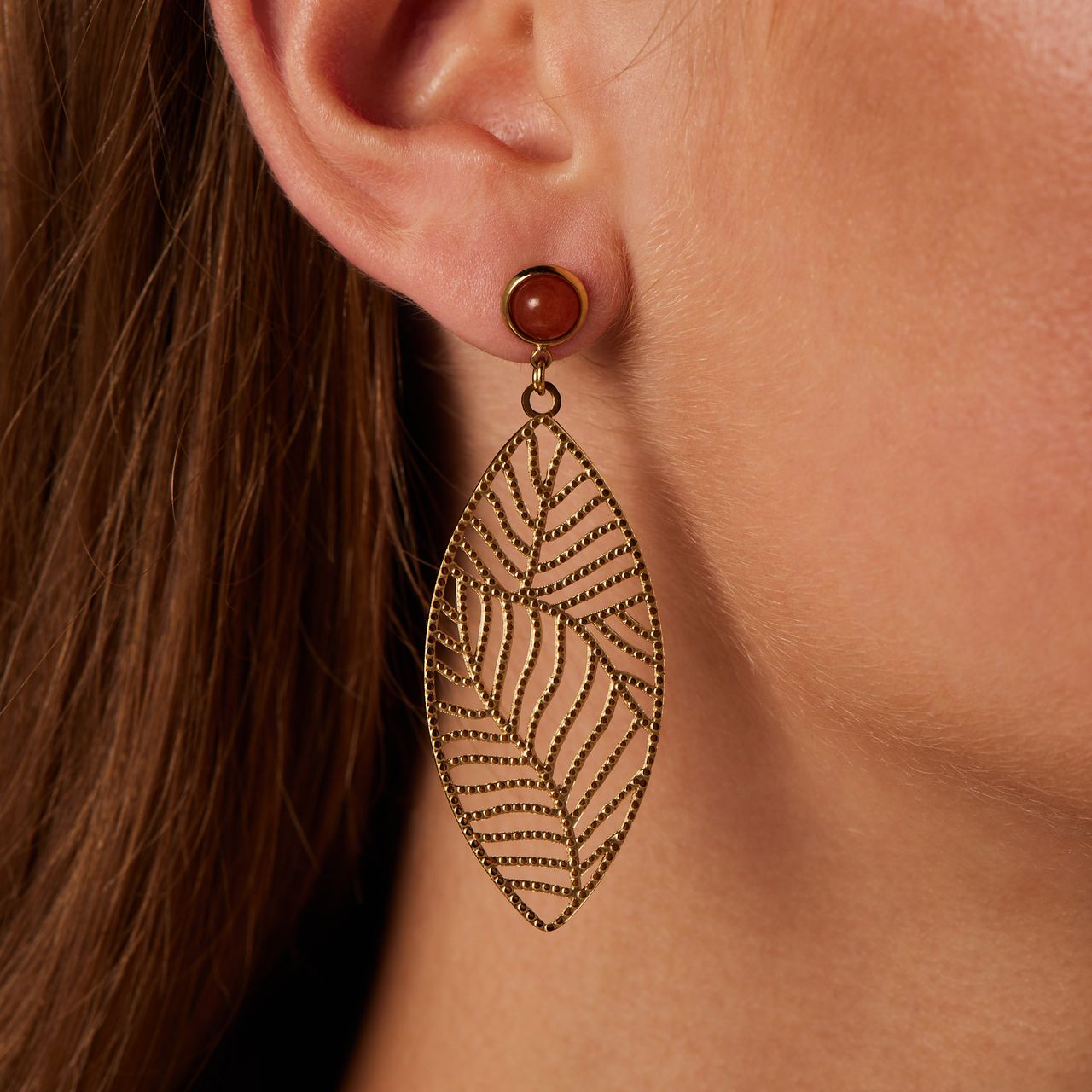 Stalen goldplated oorhangers blad bruin voor dames