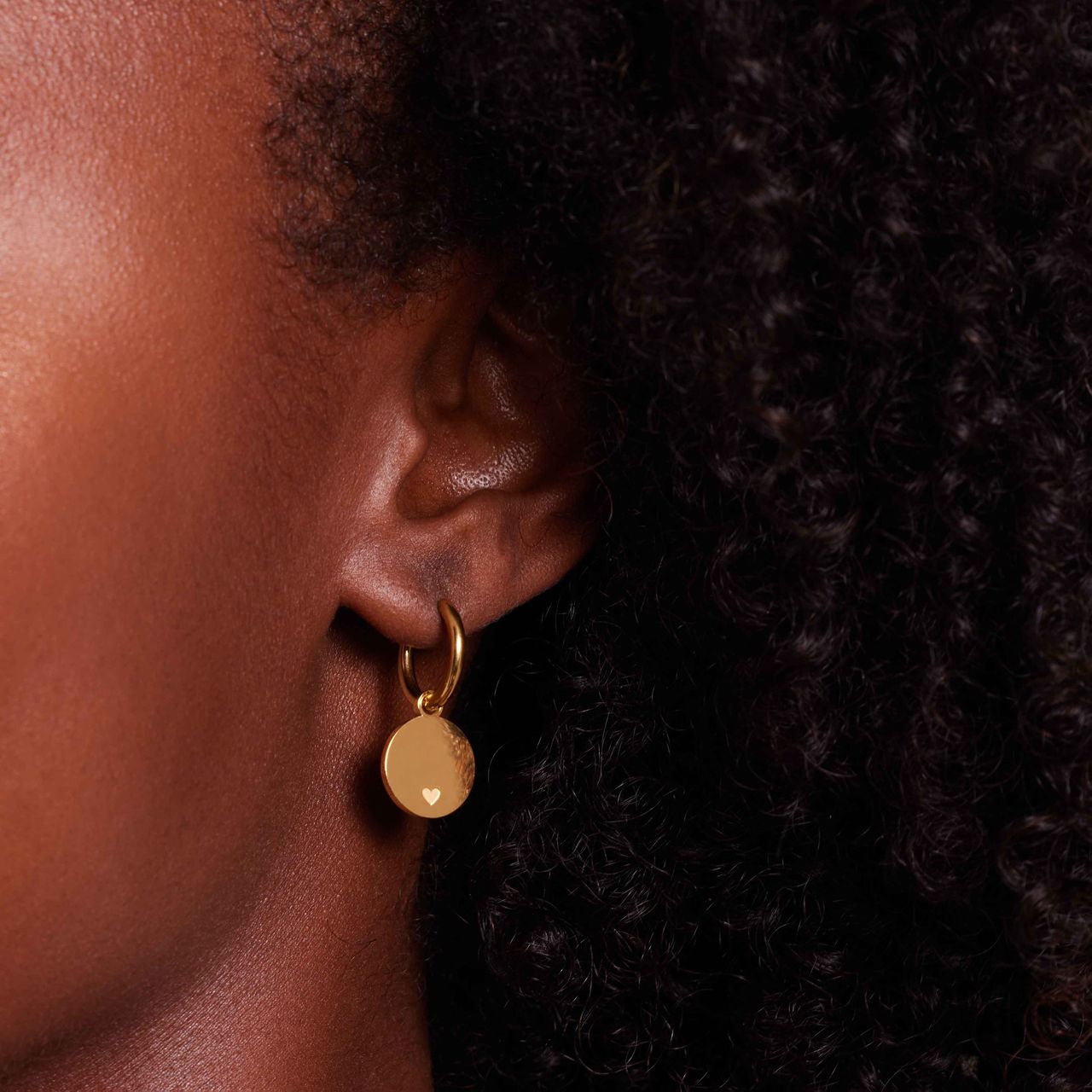 Stalen goldplated oorringen met I am enough voor dames