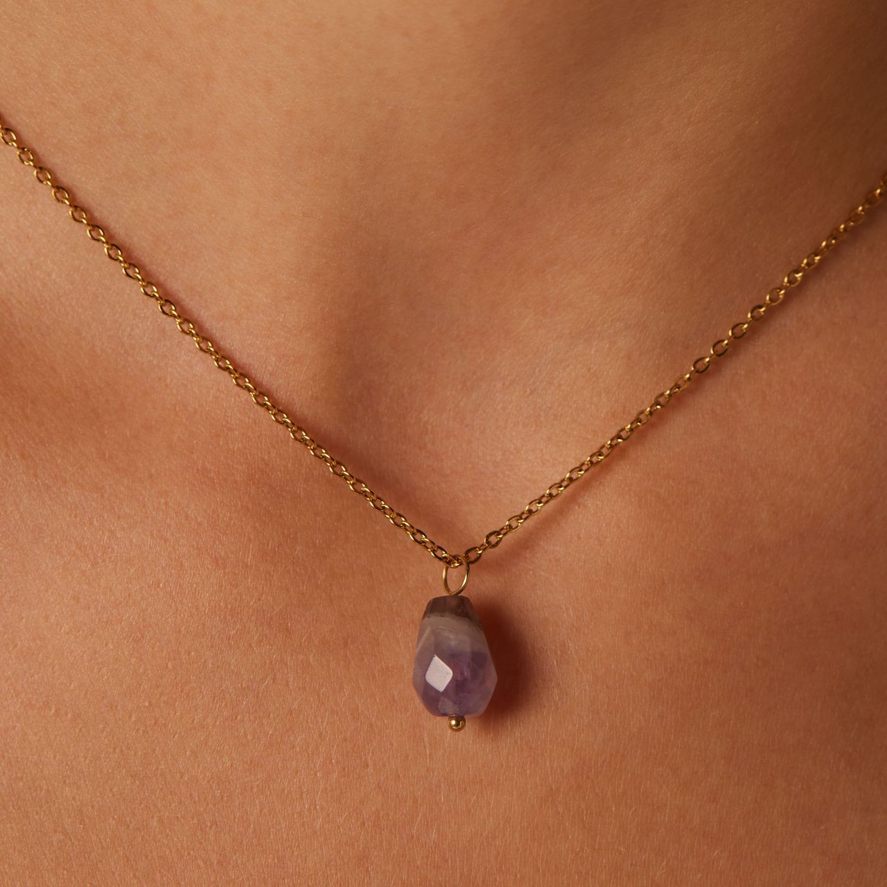 Halskette aus Edelstahl, vergoldet, mit Amethyst