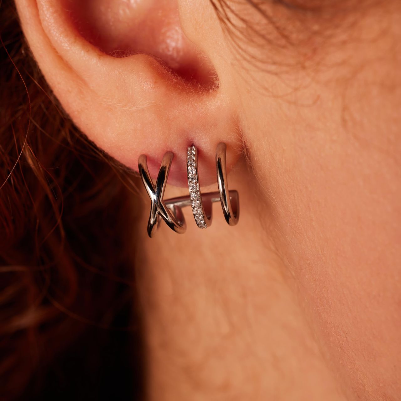 Ohrstecker aus Edelstahl, mehrreihig, überkreuzt
