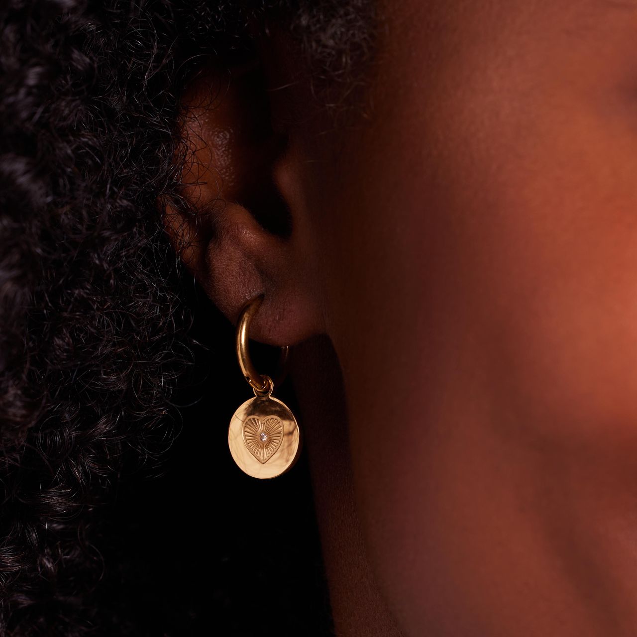 Stalen goldplated oorringen munt met zirkonia voor dames