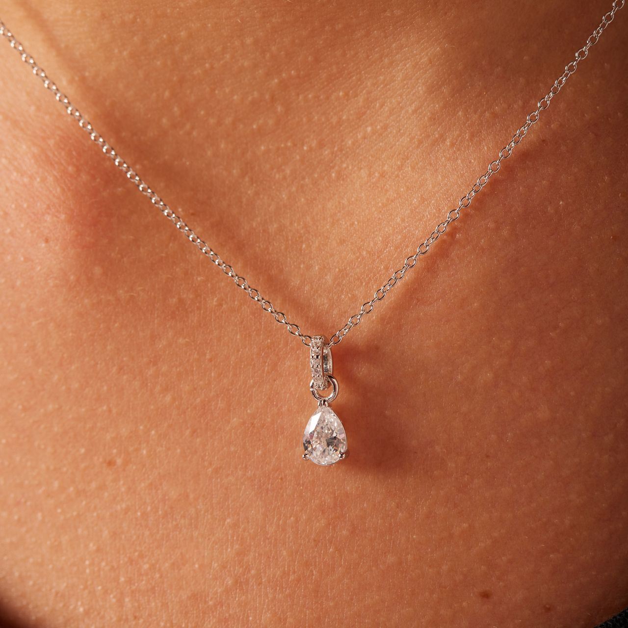 Halskette aus 925er Silber mit Anhänger, Tropfen, Zirkonia