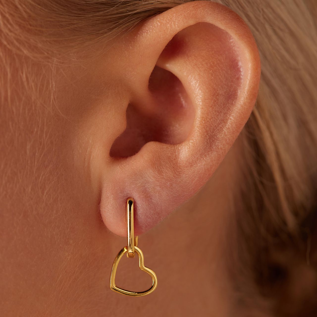 Zilveren goldplated oorringen met hanger hart voor dames