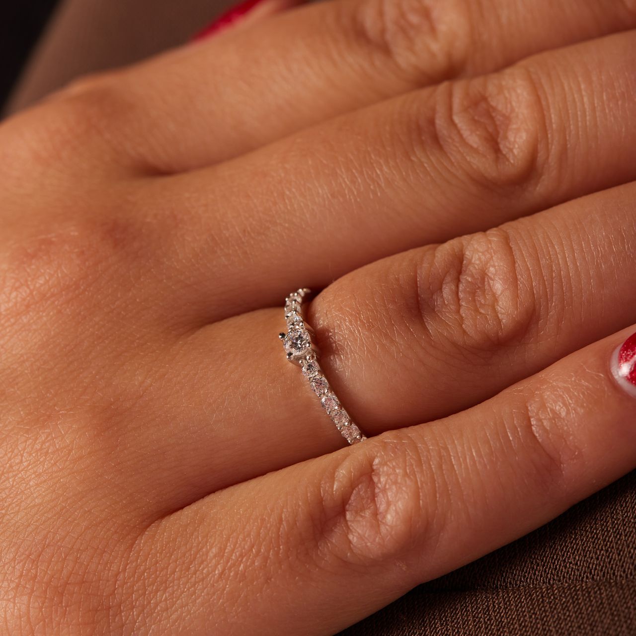 Ring aus 925er Silber mit Zirkonasteinen