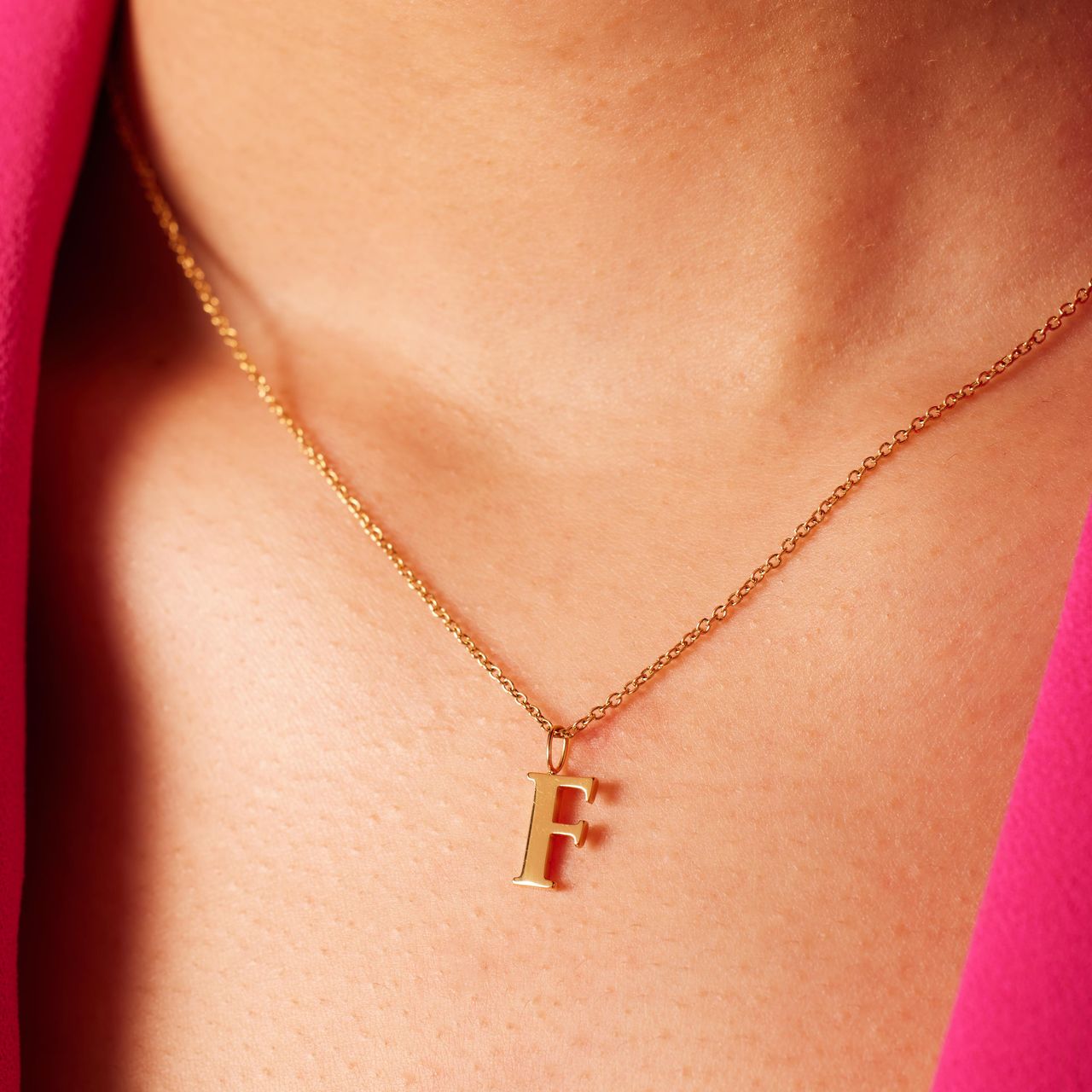 Stalen goldplated ketting met letterhanger F voor dames