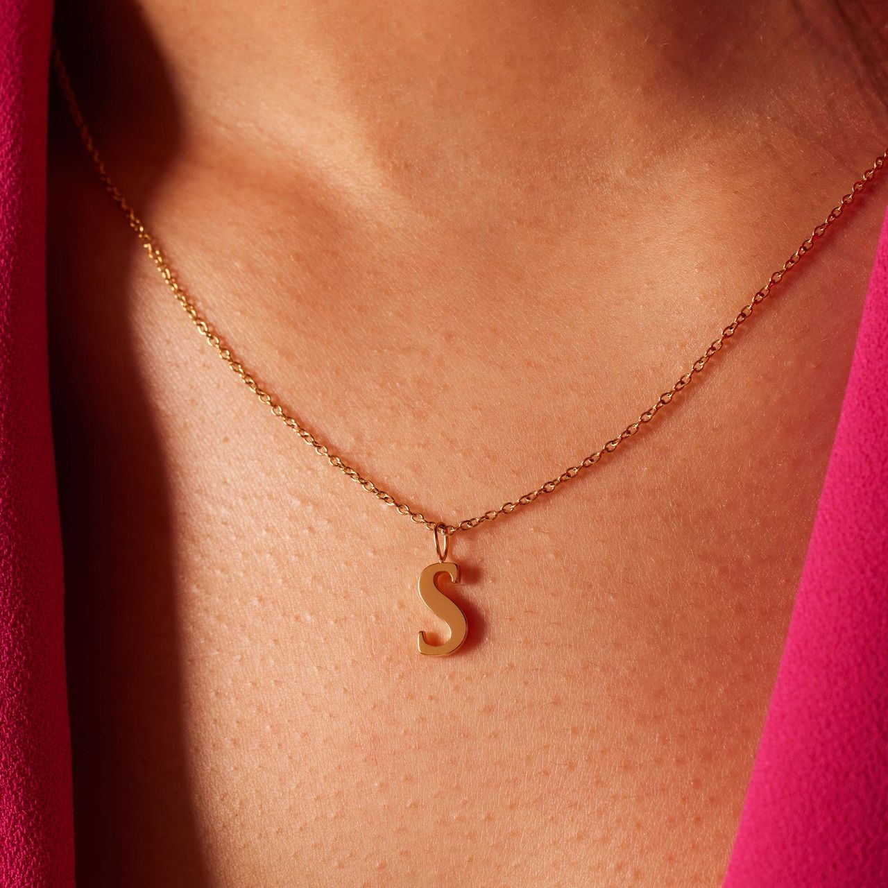 Stalen goldplated ketting met letterhanger S voor dames
