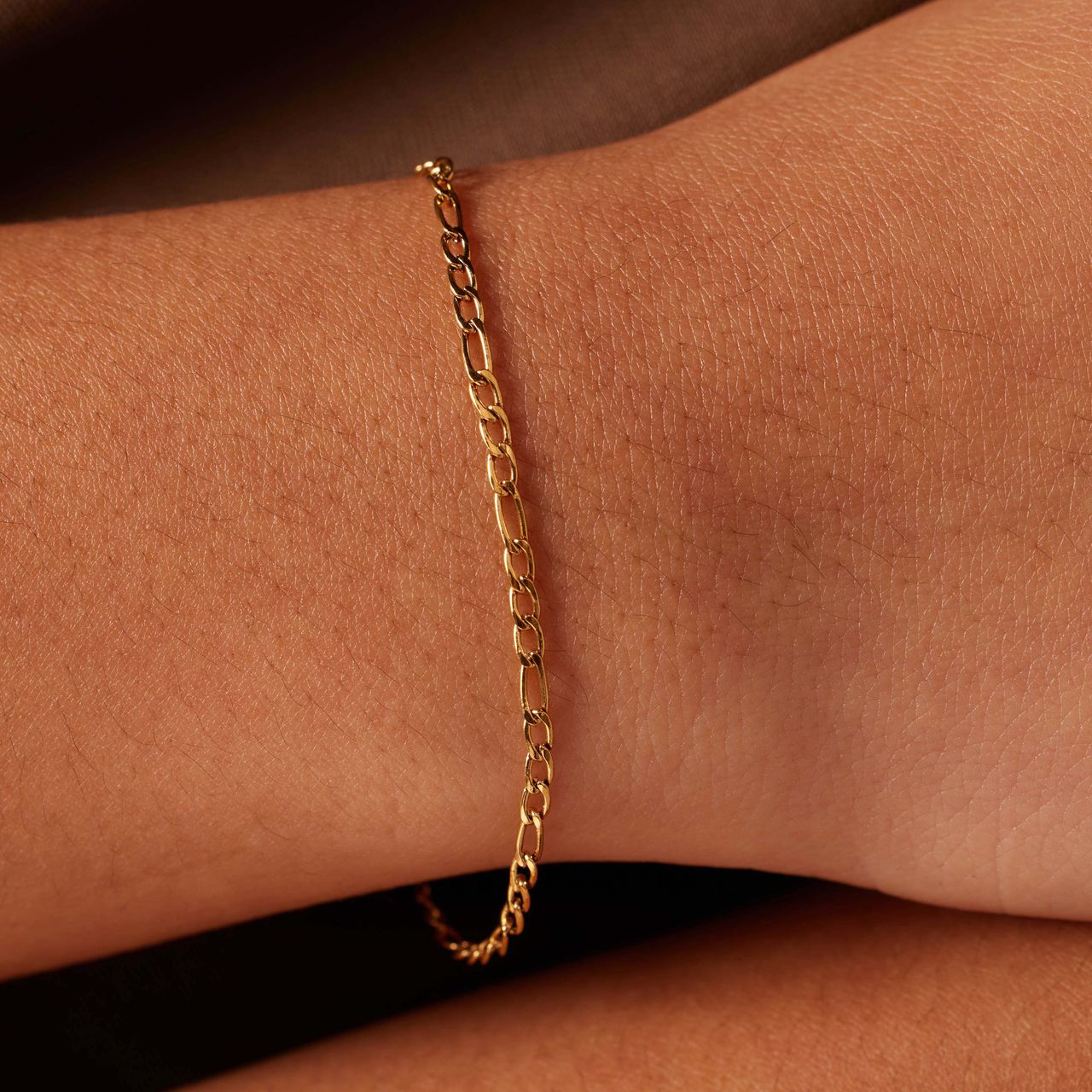 Armband aus Edelstahl, vergoldet, mit Figaroglied, 2 mm