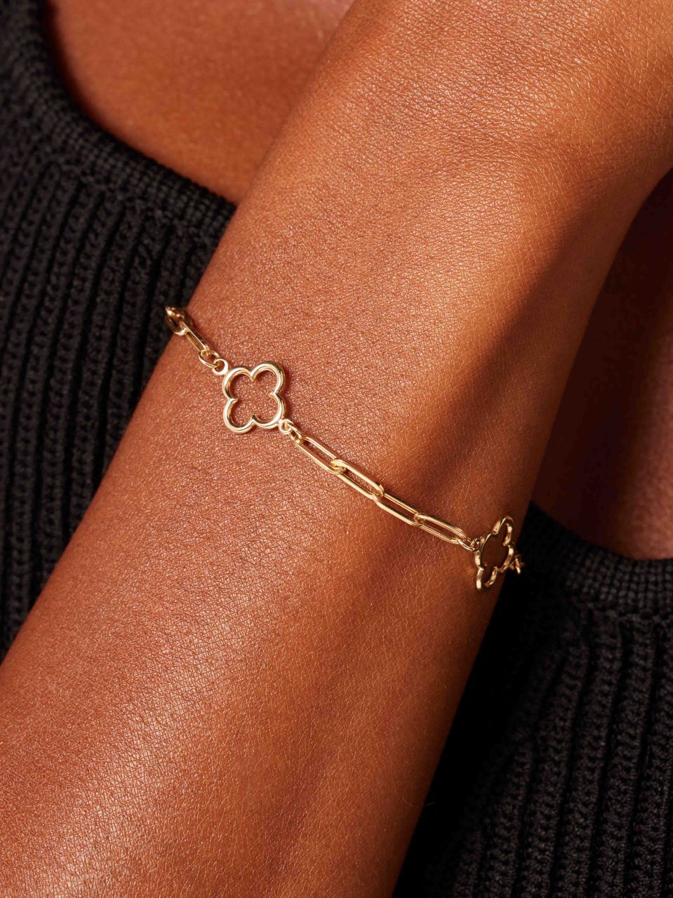 14 Karaat geelgouden armband Paperclip met bloemen
