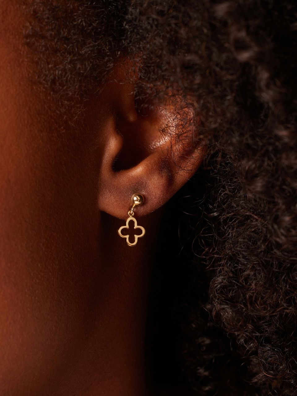 Ohrstecker aus 585er Gelbgold mit Blume