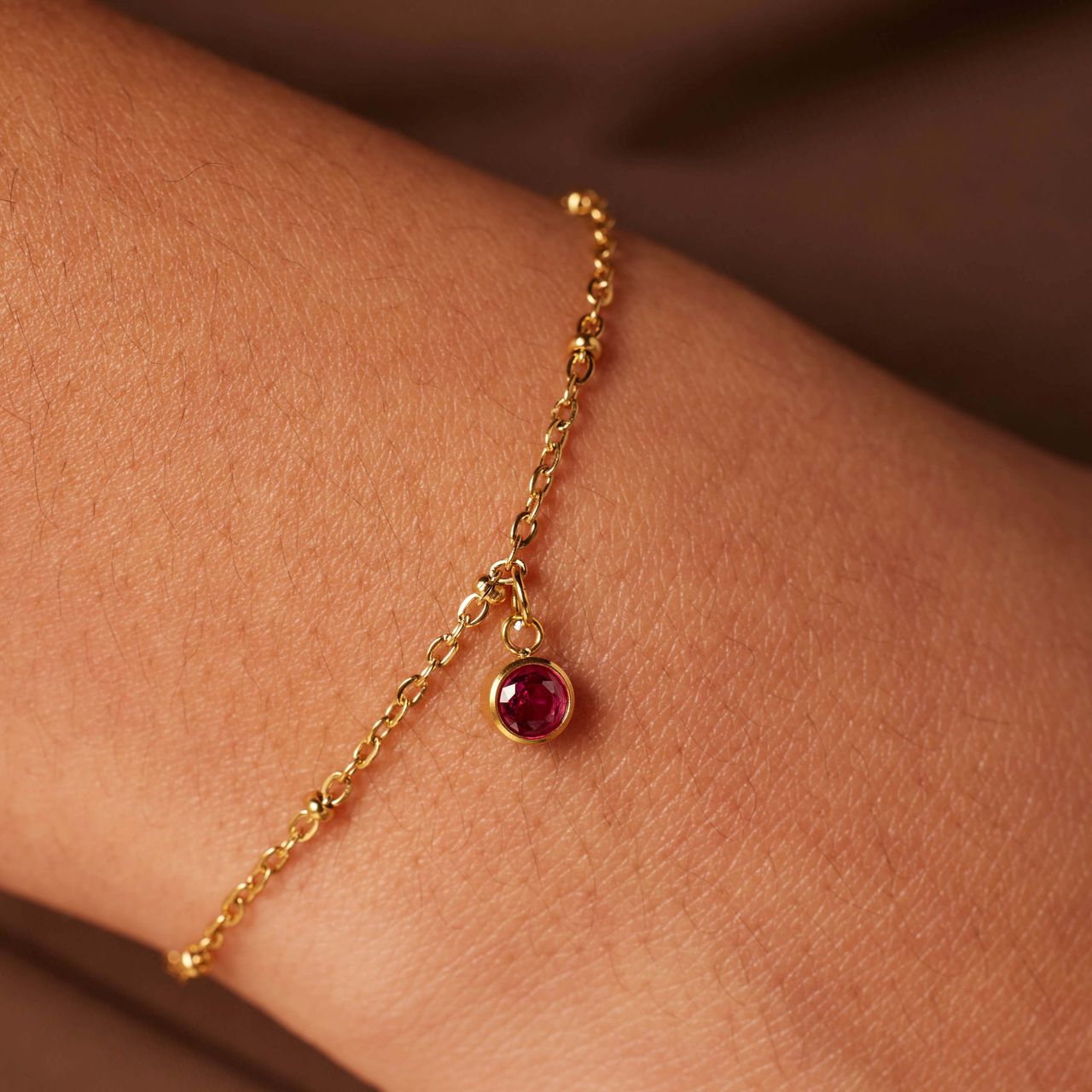Armband aus Edelstahl, vergoldet, mit Geburtsstein, Juli
