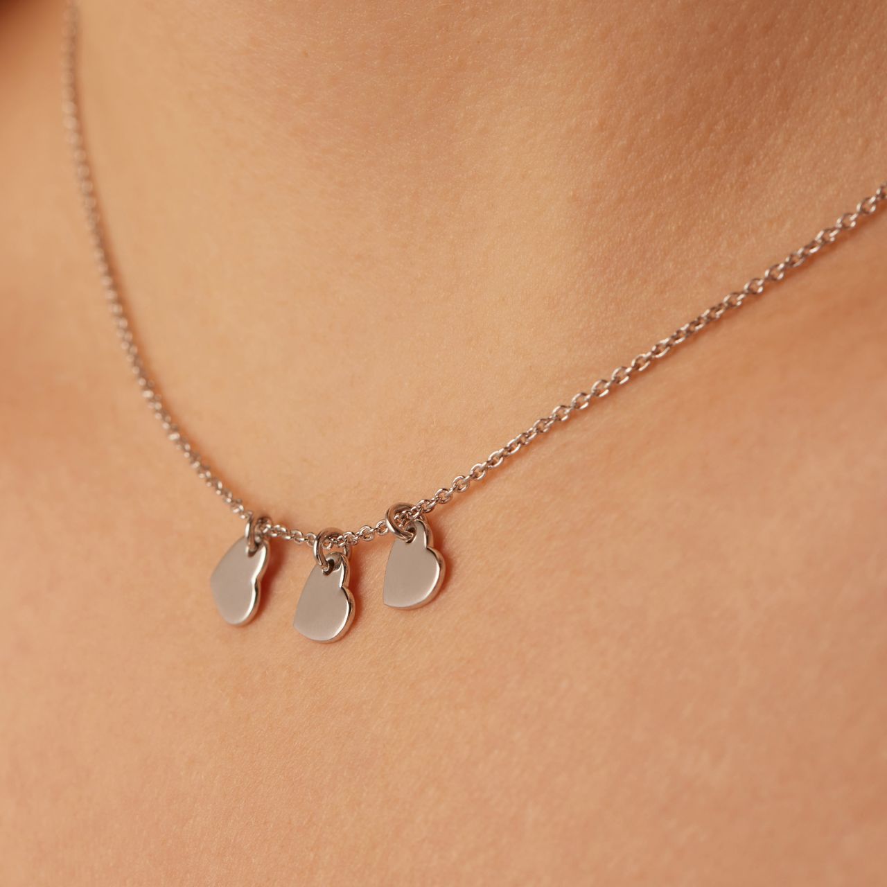 Zilveren ketting met hanger hartjes voor dames