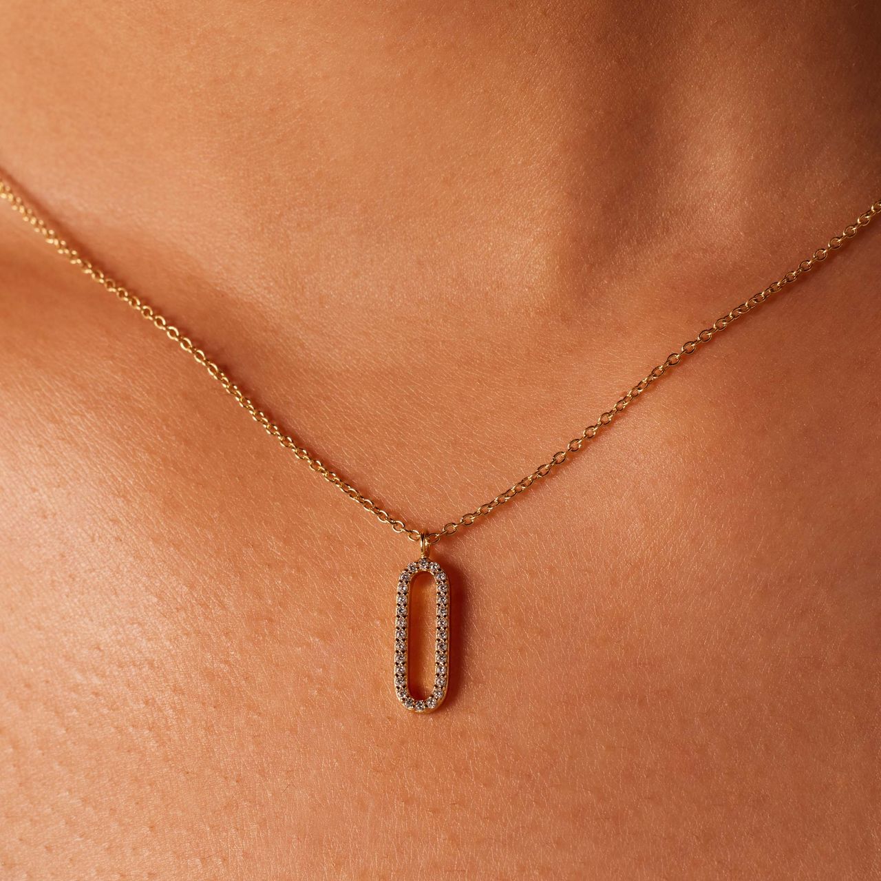 Halskette aus 925er Silber, vergoldet, mit Anhänger, oval, Zirkonia