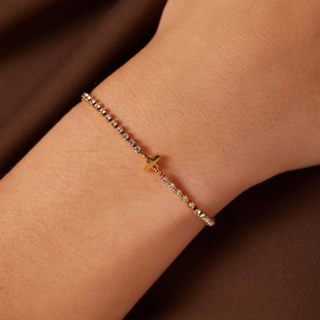 Stainless steel goldplated tennis armband wit cz letter - I