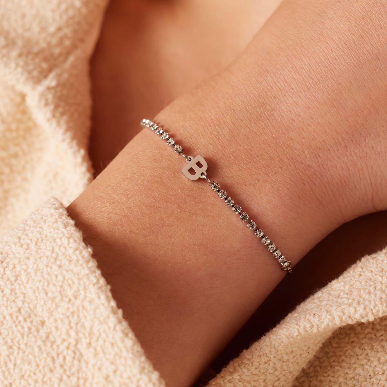 Tennisarmband aus Edelstahl, mit weißem kubischem Zirkonia, Buchstabe: B