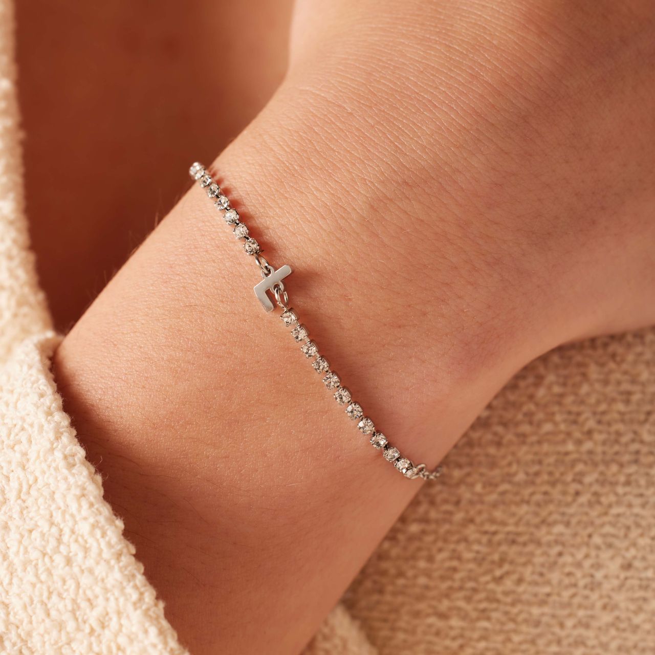 Stainless steel tennis armband wit cz letter - L