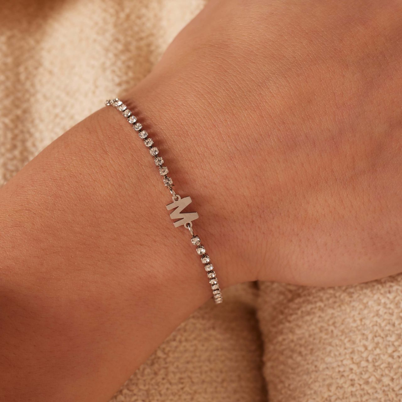 Stalen tennis armband wit cz letter - M