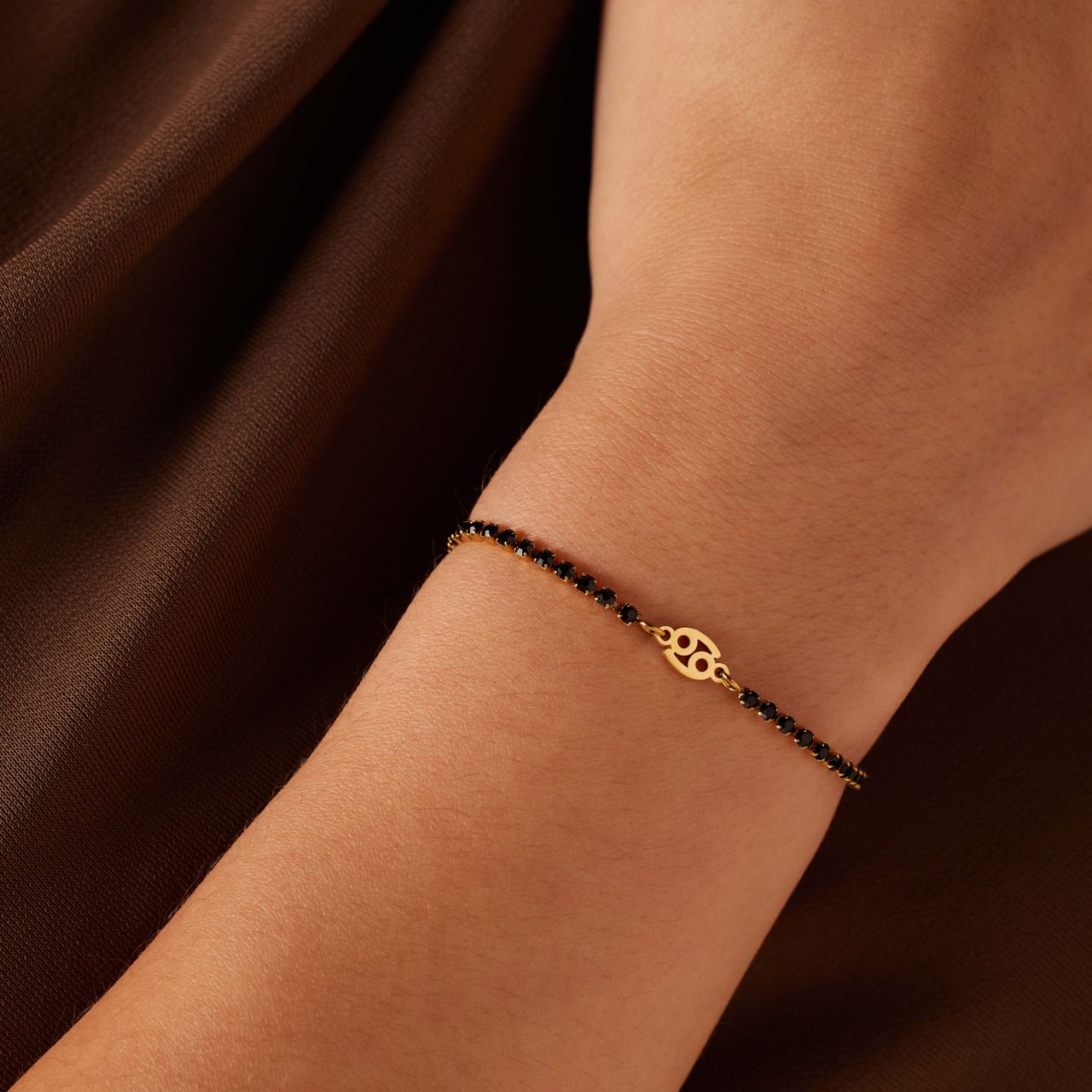 Stalen goldplated fantasiearmband met sterrenbeeldhanger Kreeft met zirkonia voor dames