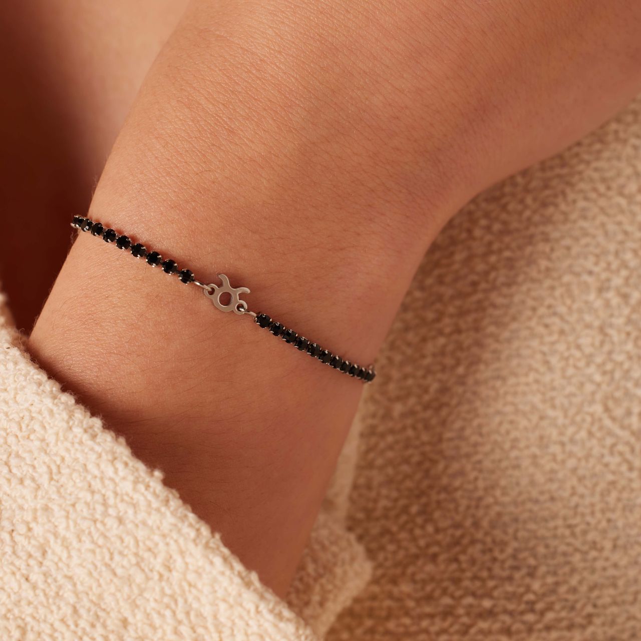 Stainless steel tennis armband Stier/Taurus