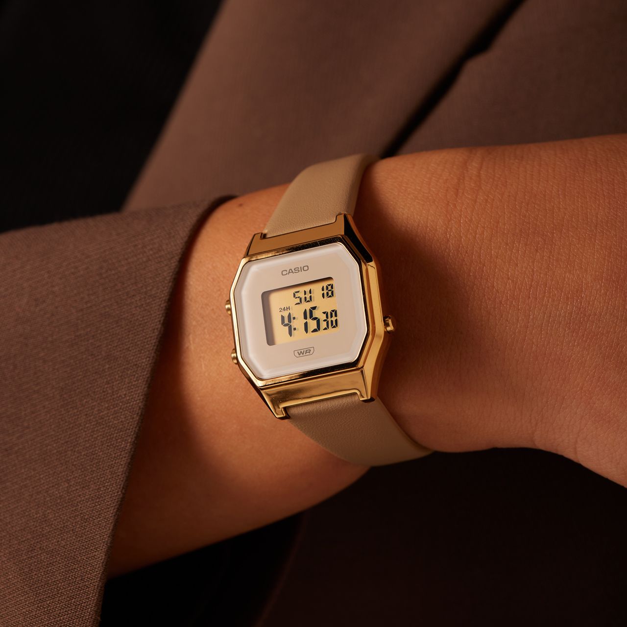 Casio vintage horloge LA680WEGL-5EF