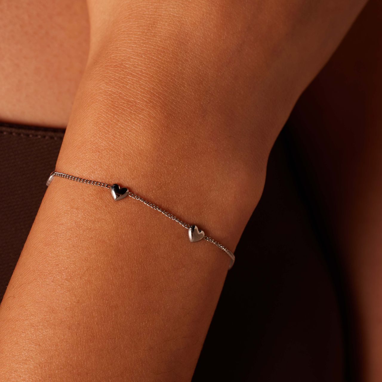 Stainless steel armband met 6 hartjes