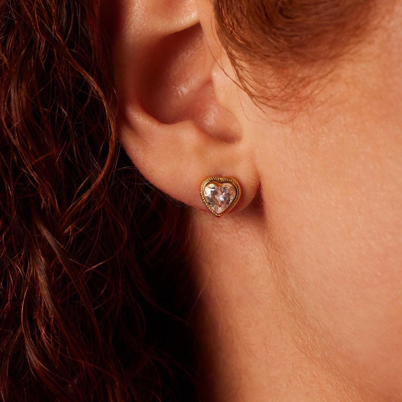 Stainless steel goldplated oorknoppen hart met zirkonia voor dames