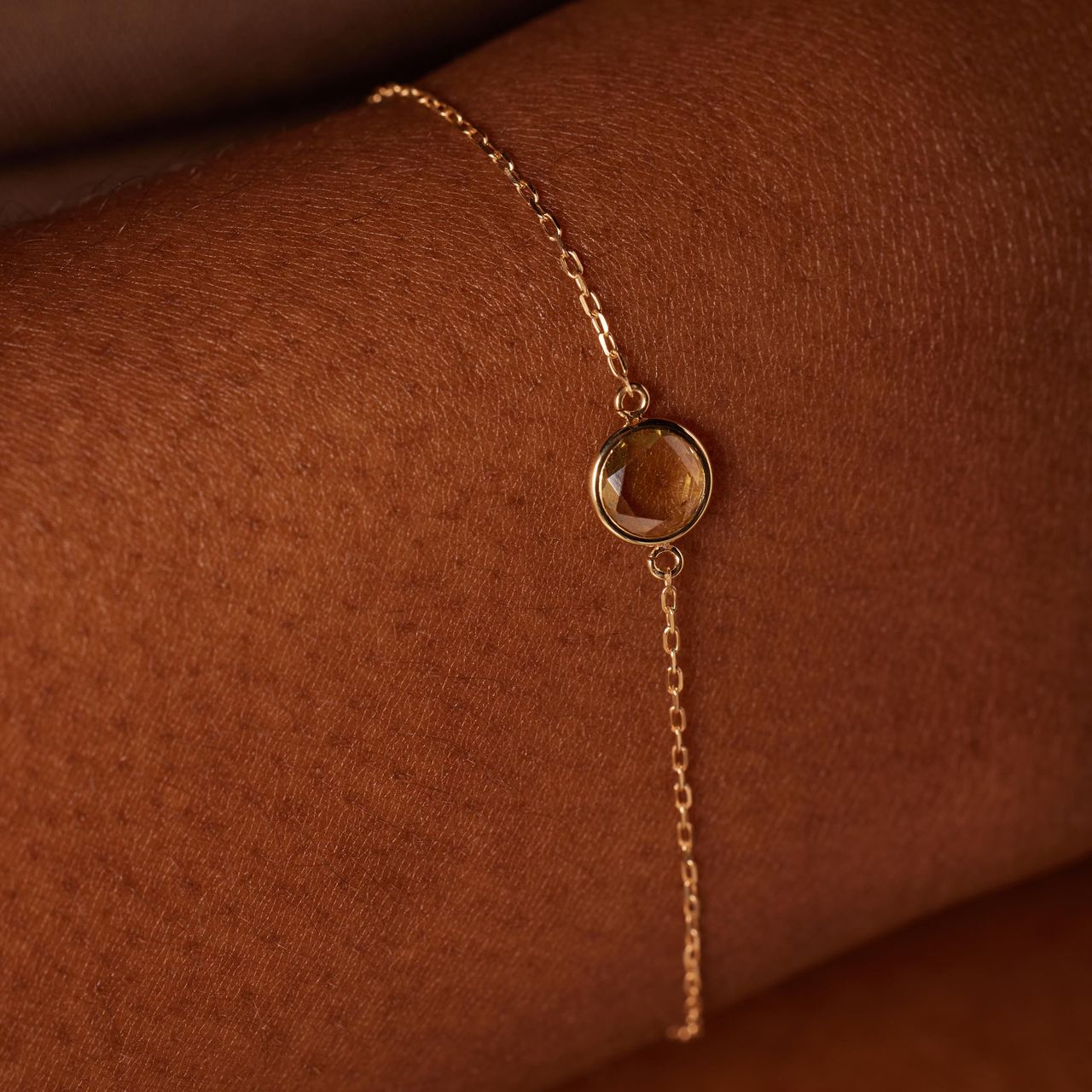 Armband aus 585 Gelbgold mit Geburtsstein-Anhänger, November