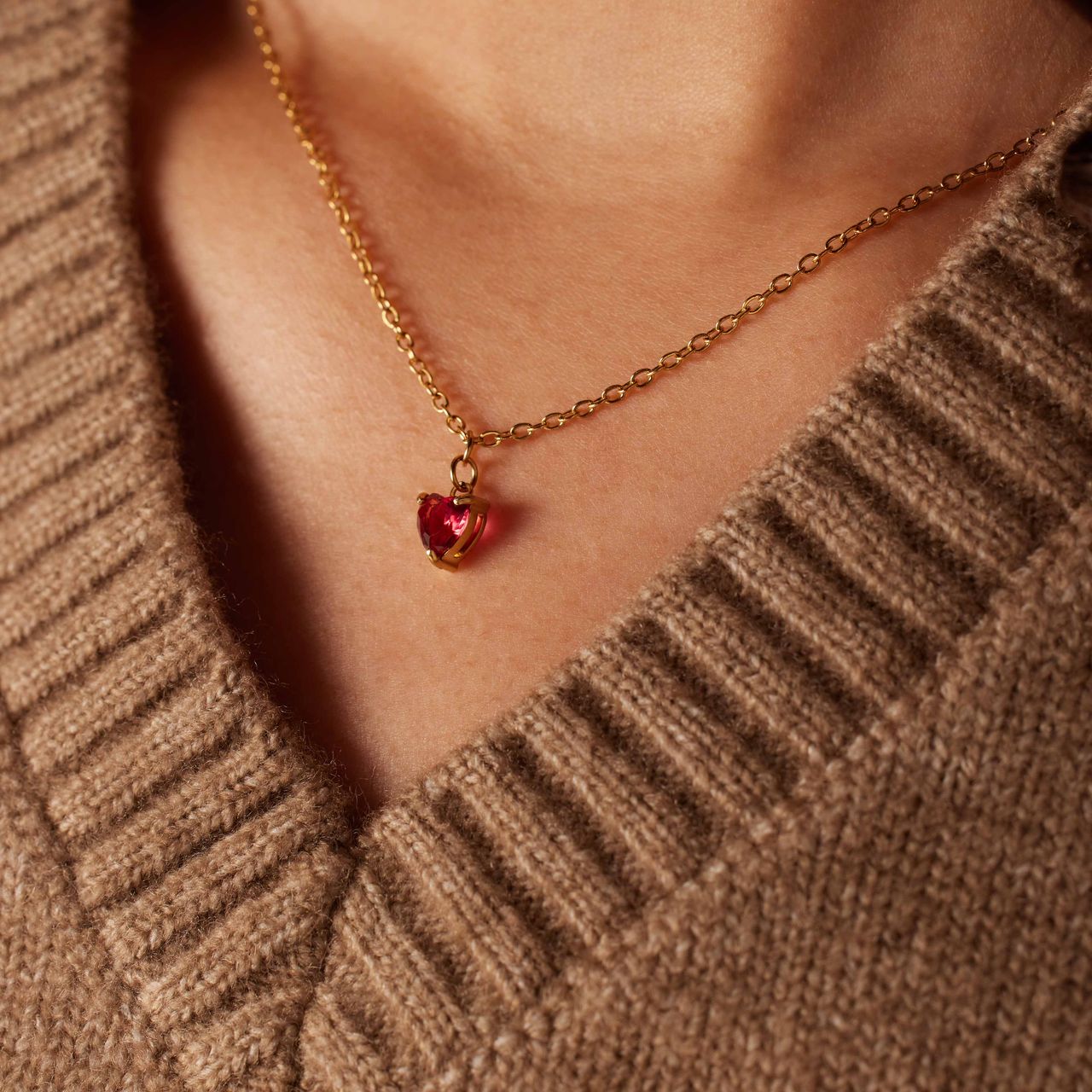 Stalen goldplated vintage ketting rood hart zirkonia