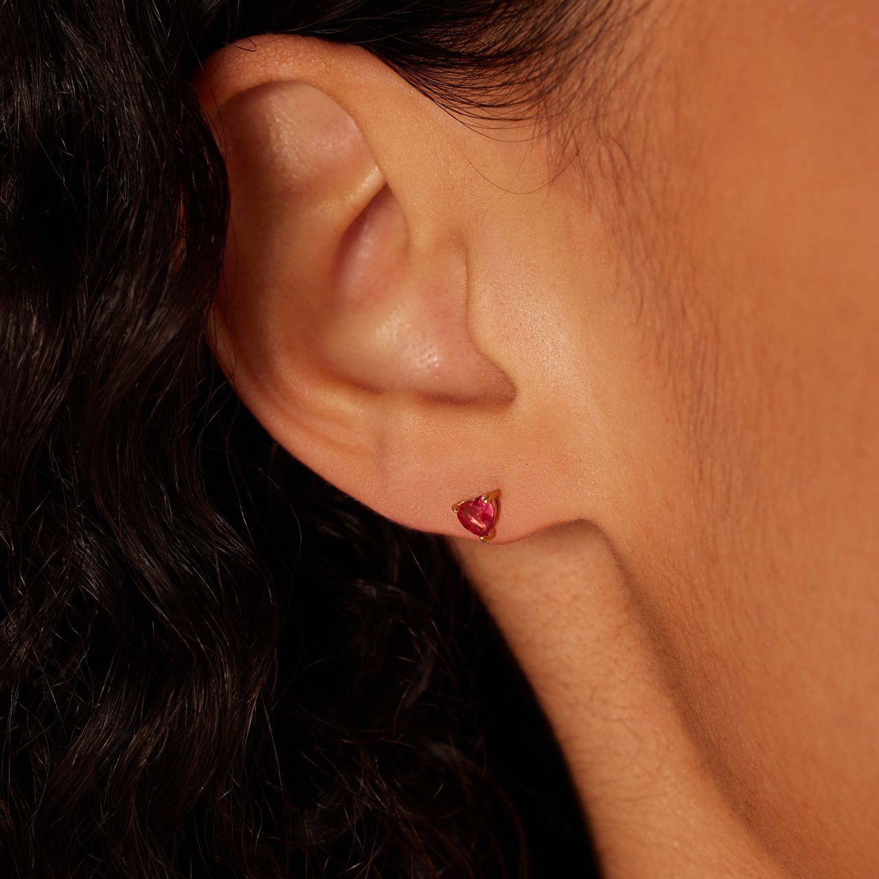 Stainless steel goldplated oorknoppen hart met zirkonia voor dames