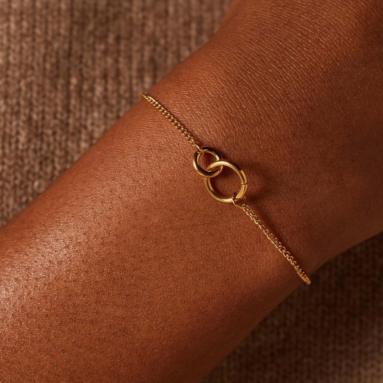 Stainless steel goldplated armbanden Moeder/Dochter cirkels