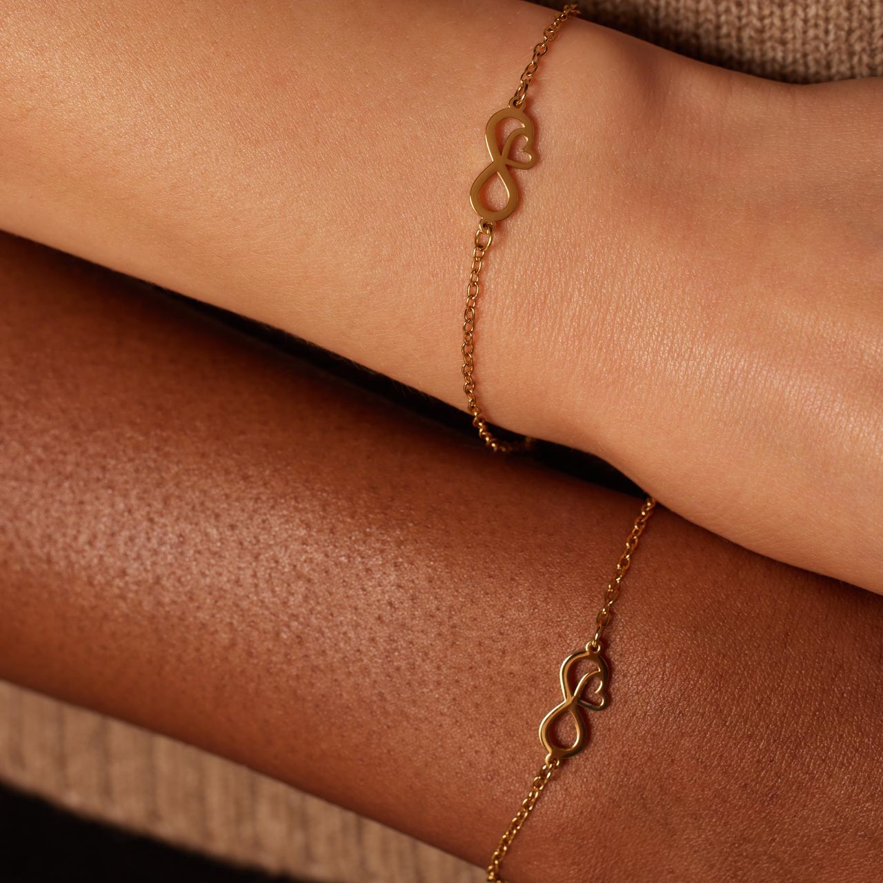 Armbänder aus Edelstahl, vergoldet, Mutter/Tochter, Infinity