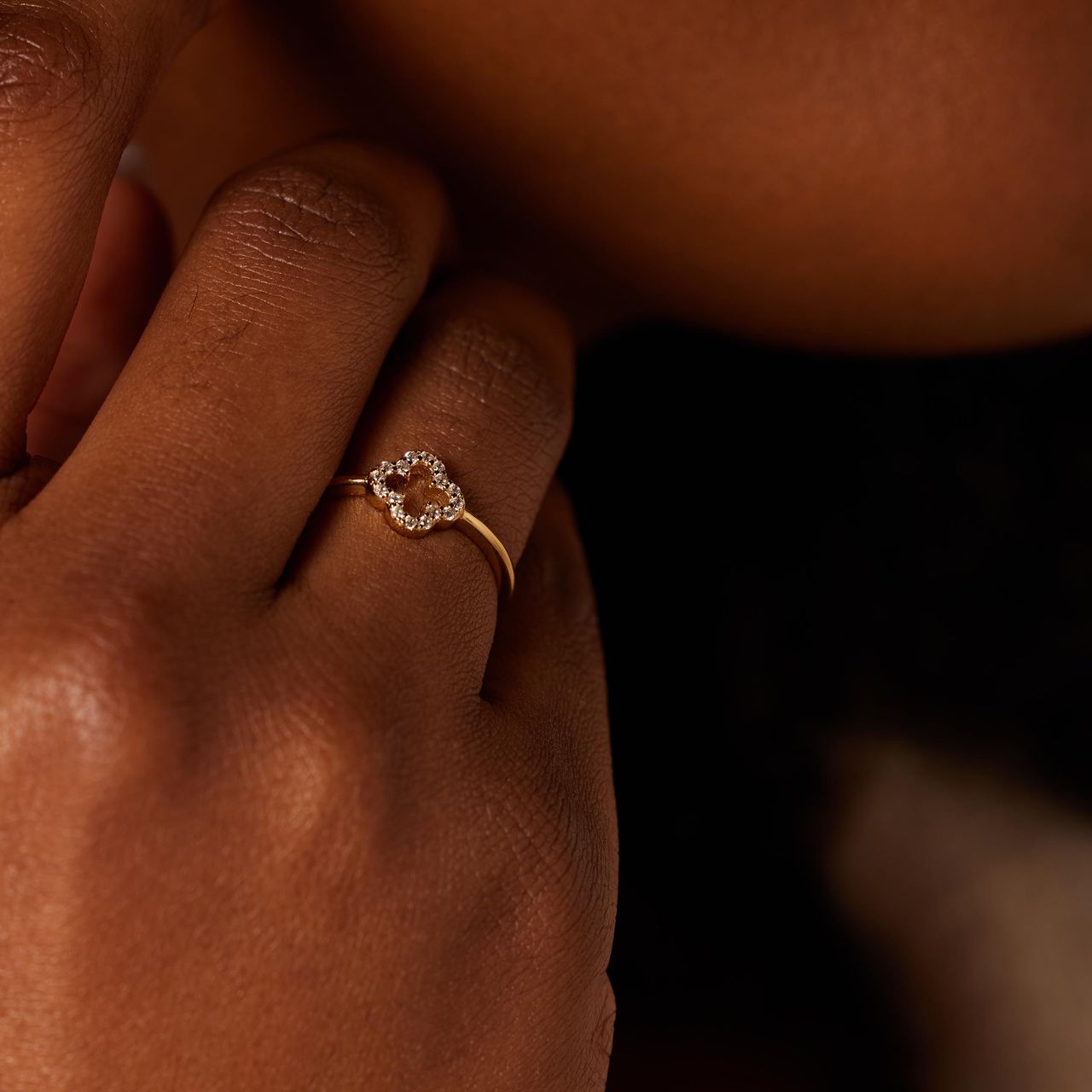 Ring aus 925er Silber, vergoldet, Kleeblatt, Zirkonia