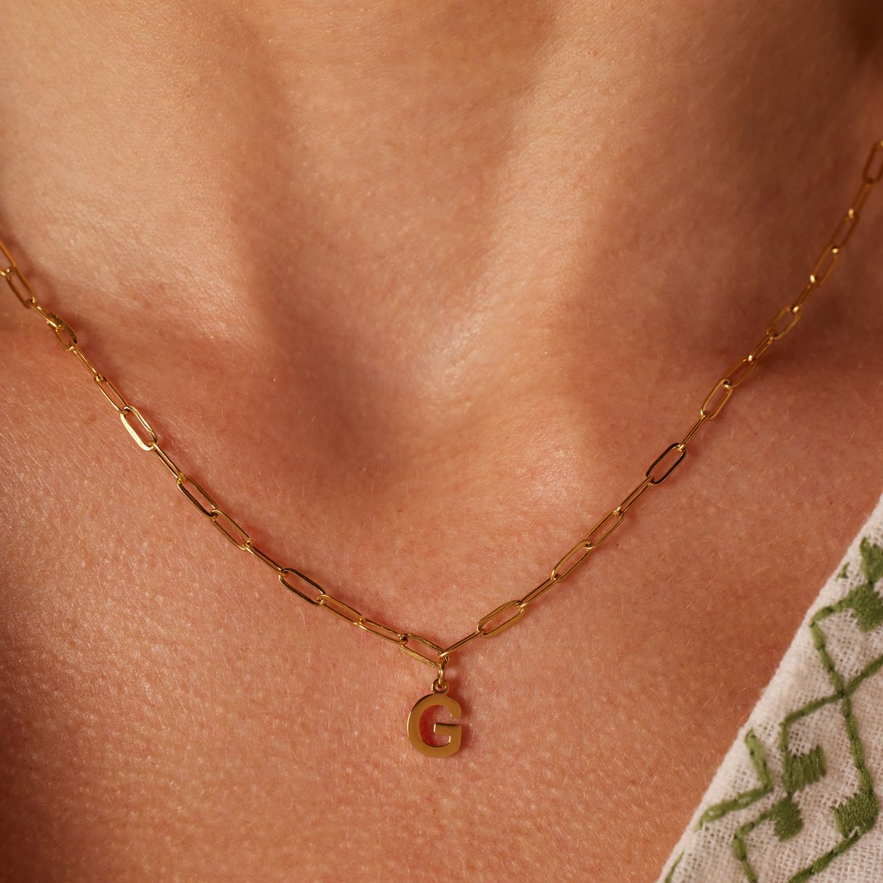 Stalen goldplated ketting closed forever letter G
