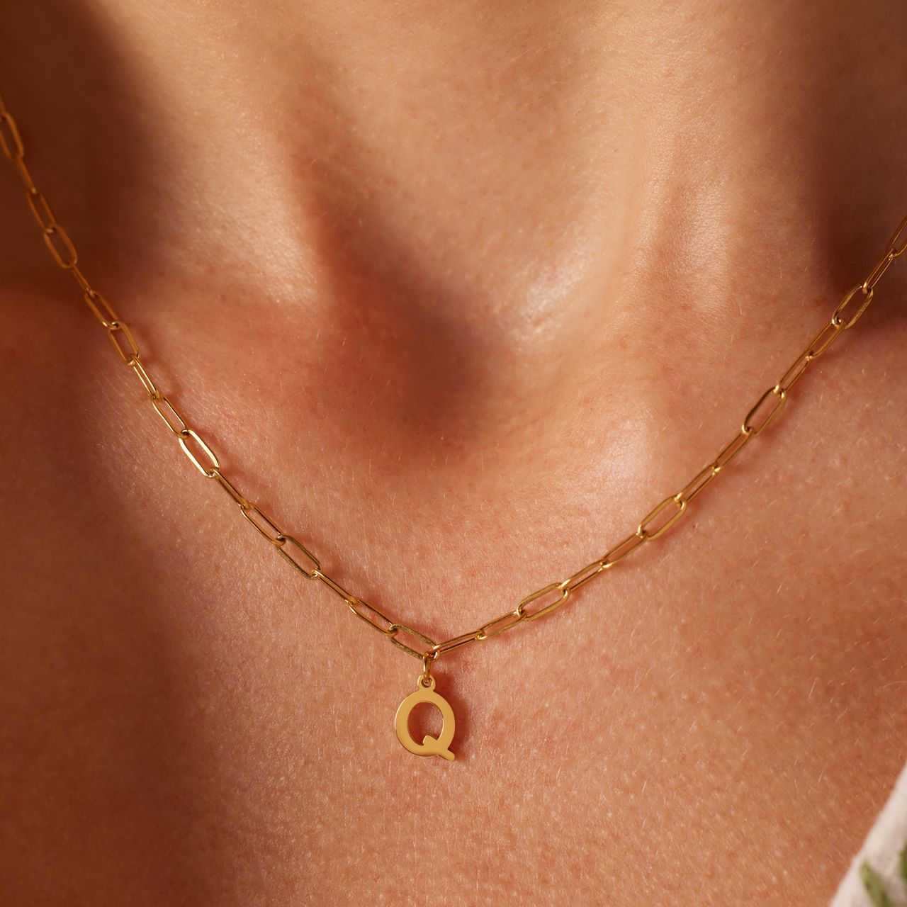 Stalen goldplated ketting closed forever letter Q
